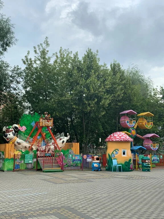 Фото Аттракционы Алиса Воронцовский парк - развлечение в Москве | Досугатор